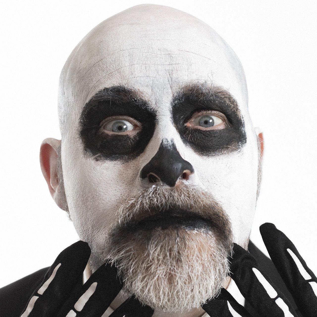 Det skulle vara lätt för mig att säga att jag inte hittar hem men det gör jag; tror jag (Live 2020)